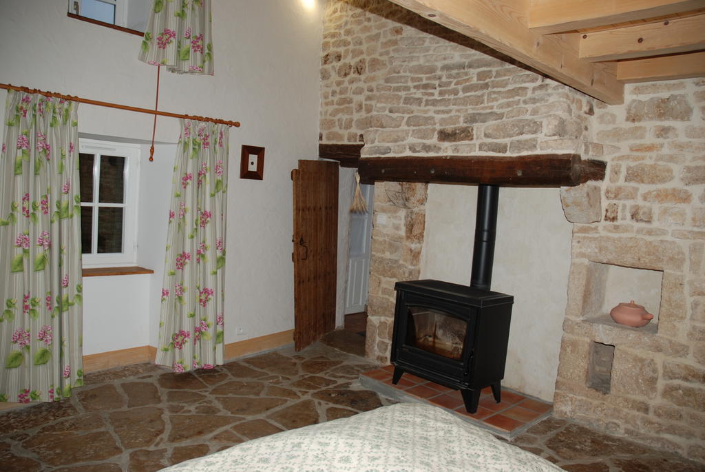 Couette Et Potager D'Antan Bed & Breakfast Melle  ภายนอก รูปภาพ